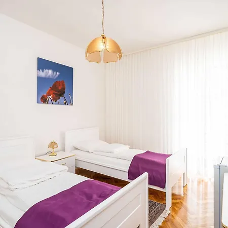 Peco - Three Bedroom With Balcony And Sea View Apartment Mokosica