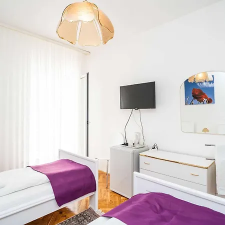 Peco - Three Bedroom With Balcony And Sea View *