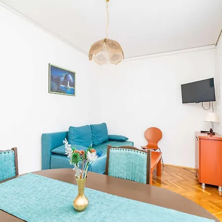 Peco - Three Bedroom With Balcony And Sea View