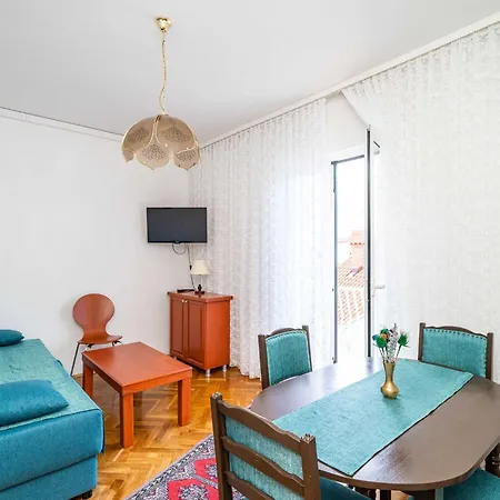 Peco - Three Bedroom With Balcony And Sea View Apartment Mokosica