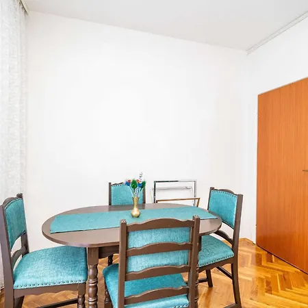 Apartament 3 Bedroom With Balcony