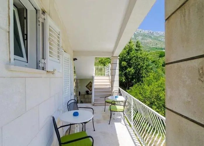 3 Bedroom With Balcony Apartamento