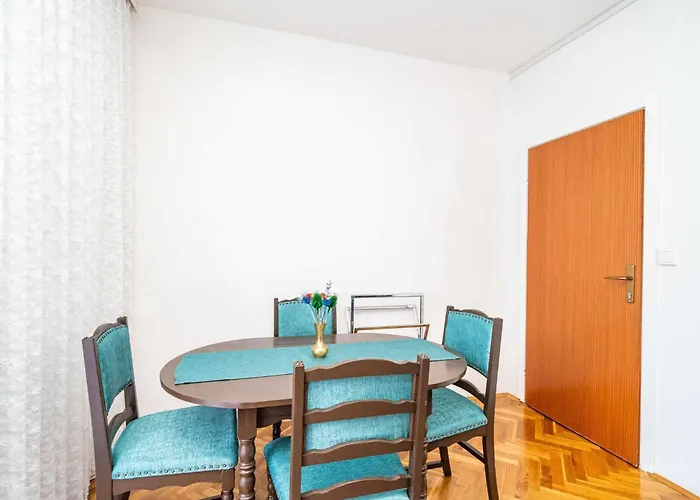 Apartamento 3 Bedroom With Balcony